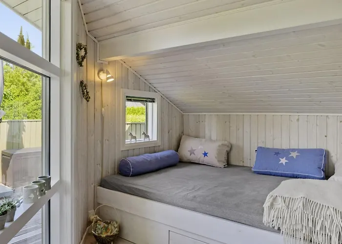 Semesterbostad Erok - From The Sea By Interhome